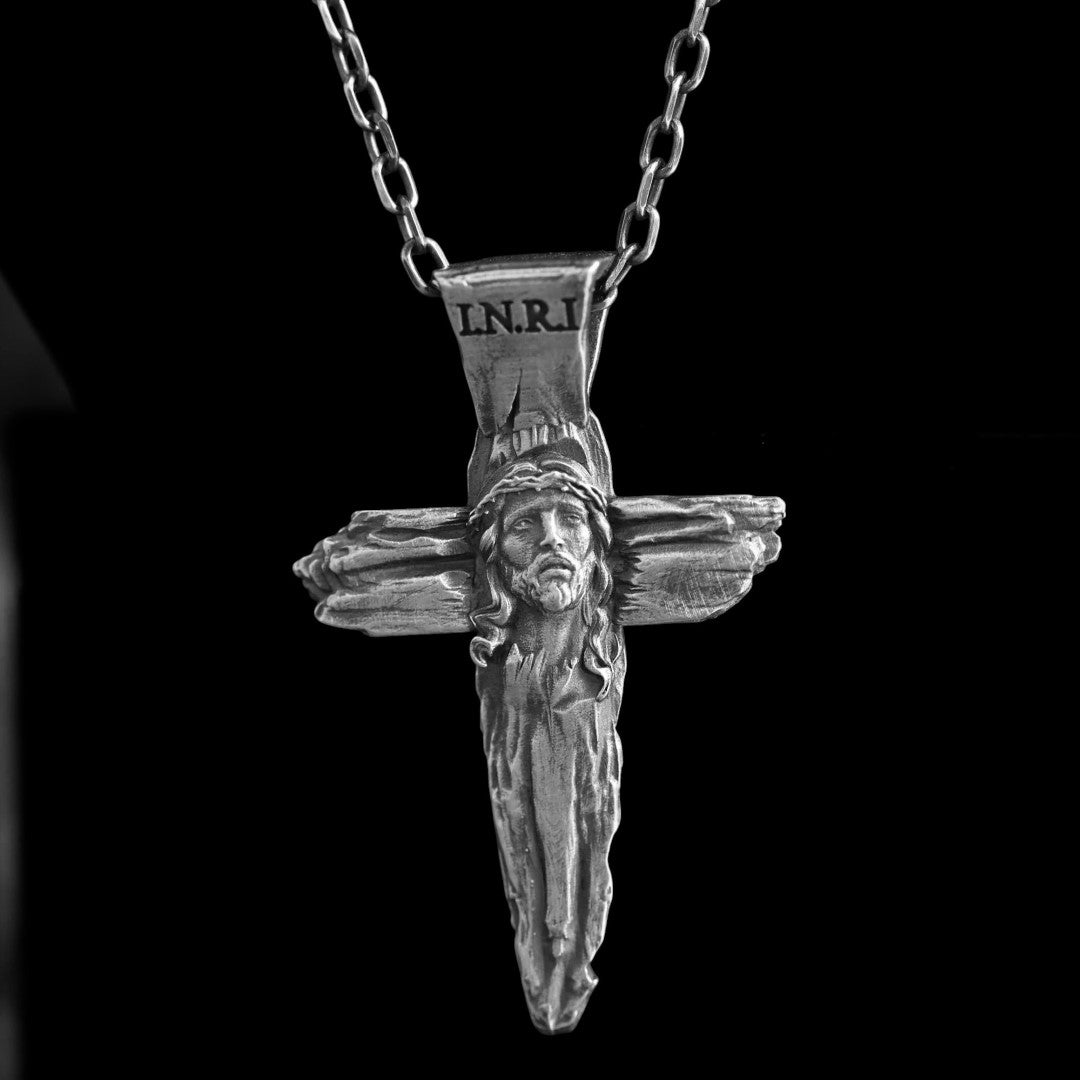 Jesus-Christus-Kreuz aus 925er Sterlingsilber – handgefertigter religiöser Anhänger als Symbol für Glauben und Schutz | Art Diva