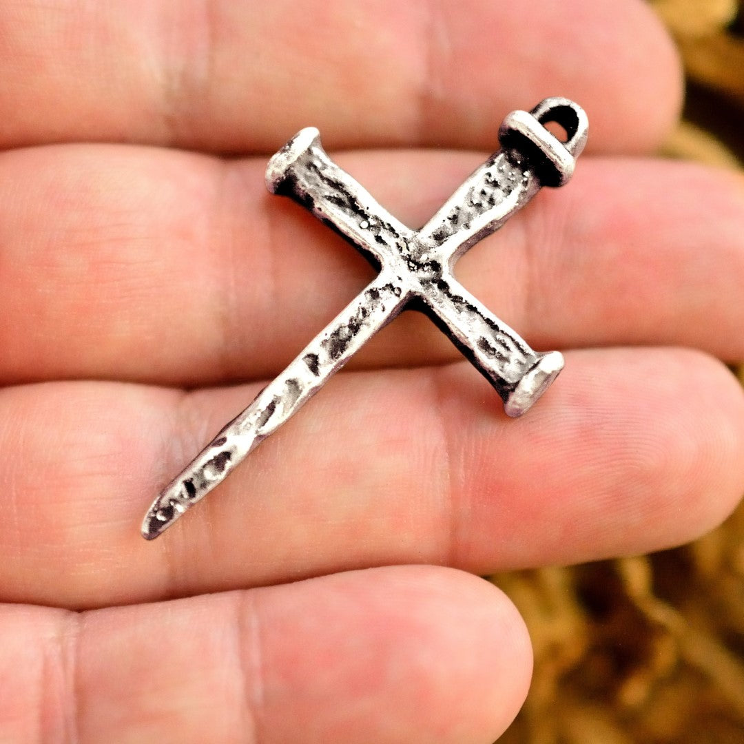 Kreuz-Anhänger für Herren aus 925er Silber – Symbol des Glaubens, handgefertigt im Boho- und rustikalen Stil | Art Diva