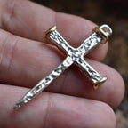 Kreuz-Anhänger für Herren aus 925er Silber mit goldfarbenen Akzenten – Boho- und rustikales Design | Art Diva