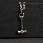 „Thors Hammer“ – handgefertigter Herren-Anhänger aus 925er Silber, Skulpturenschmuck im Boho- und rustikalen Stil | Art Diva