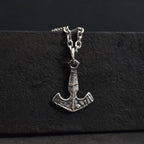 „Anker der Stärke“ – handgefertigter Herren-Anhänger aus 925er Silber, Symbol für Stabilität und Mut, Skulpturenschmuck im Boho- und rustikalen Stil | Art Diva