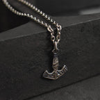 „Anker der Stärke“ – handgefertigter Herren-Anhänger aus 925er Silber, Symbol für Stabilität und Mut, Skulpturenschmuck im Boho- und rustikalen Stil | Art Diva