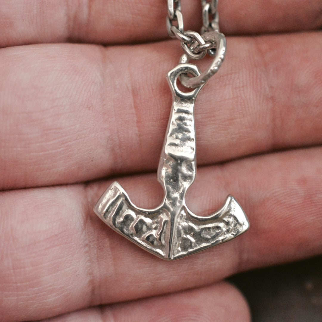 „Wikingeranker“ – handgefertigter Herren-Anhänger aus 925er Silber, Symbol für Glaube, Hoffnung und Liebe, Skulpturenschmuck im Boho- und rustikalen Stil | Art Diva