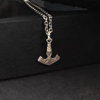 „Wikingeranker“ – handgefertigter Herren-Anhänger aus 925er Silber, Symbol für Glaube, Hoffnung und Liebe, Skulpturenschmuck im Boho- und rustikalen Stil | Art Diva