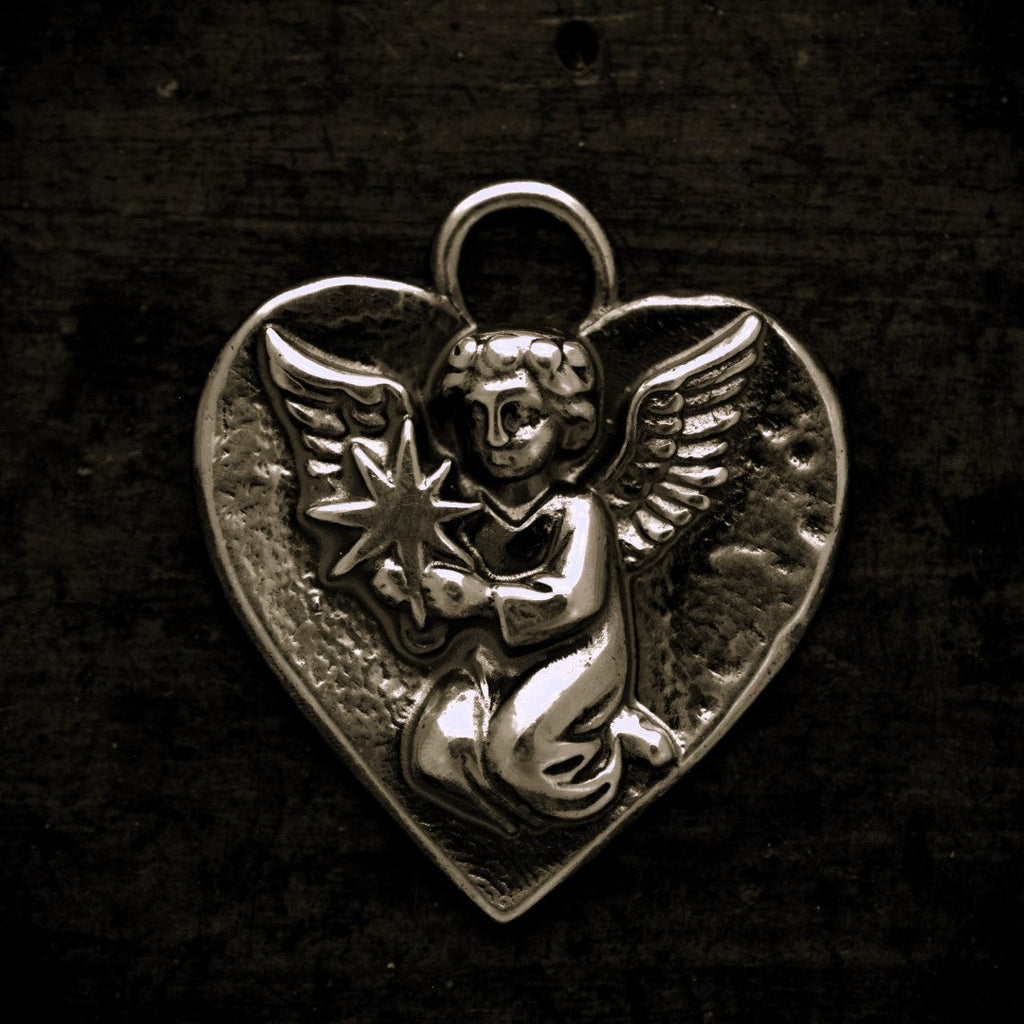 „Himmelsengel mit Stern“-Anhänger aus 925er Silber – handgefertigter Talisman für Liebe, Erinnerung und Schutz, Skulpturenschmuck im Boho- und rustikalen Stil | Art Diva