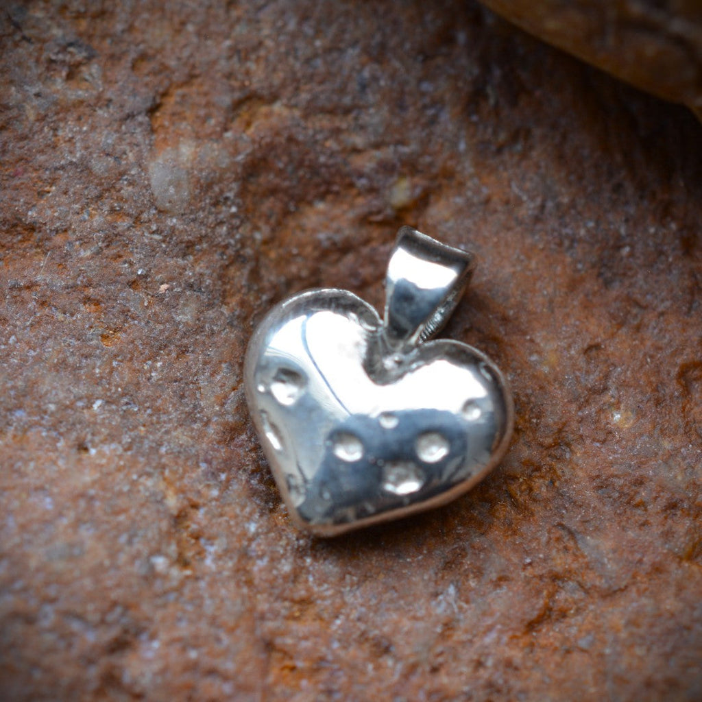 Mini-Herz-Anhänger aus 925er Silber – künstlerisches Design | Art Diva