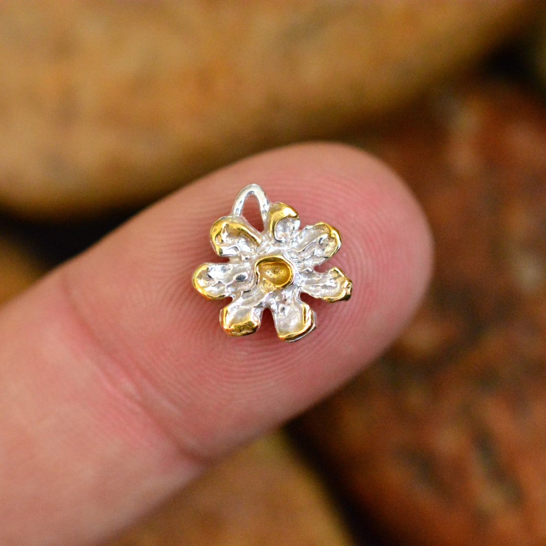 925er Silberanhänger „Blume“ – handgefertigter Boho-Talisman für Harmonie, skulpturales Schmuckstück und Geschenk für Mutter, Tochter oder Freundin | Art Diva
