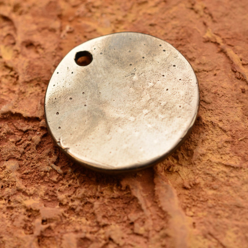„Familie“ – Anhänger aus 925er Silber, Talisman für Liebe, familiäre Verbundenheit und die Verbindung zwischen den Generationen, skulpturaler Schmuck im Boho-Stil | Art Diva