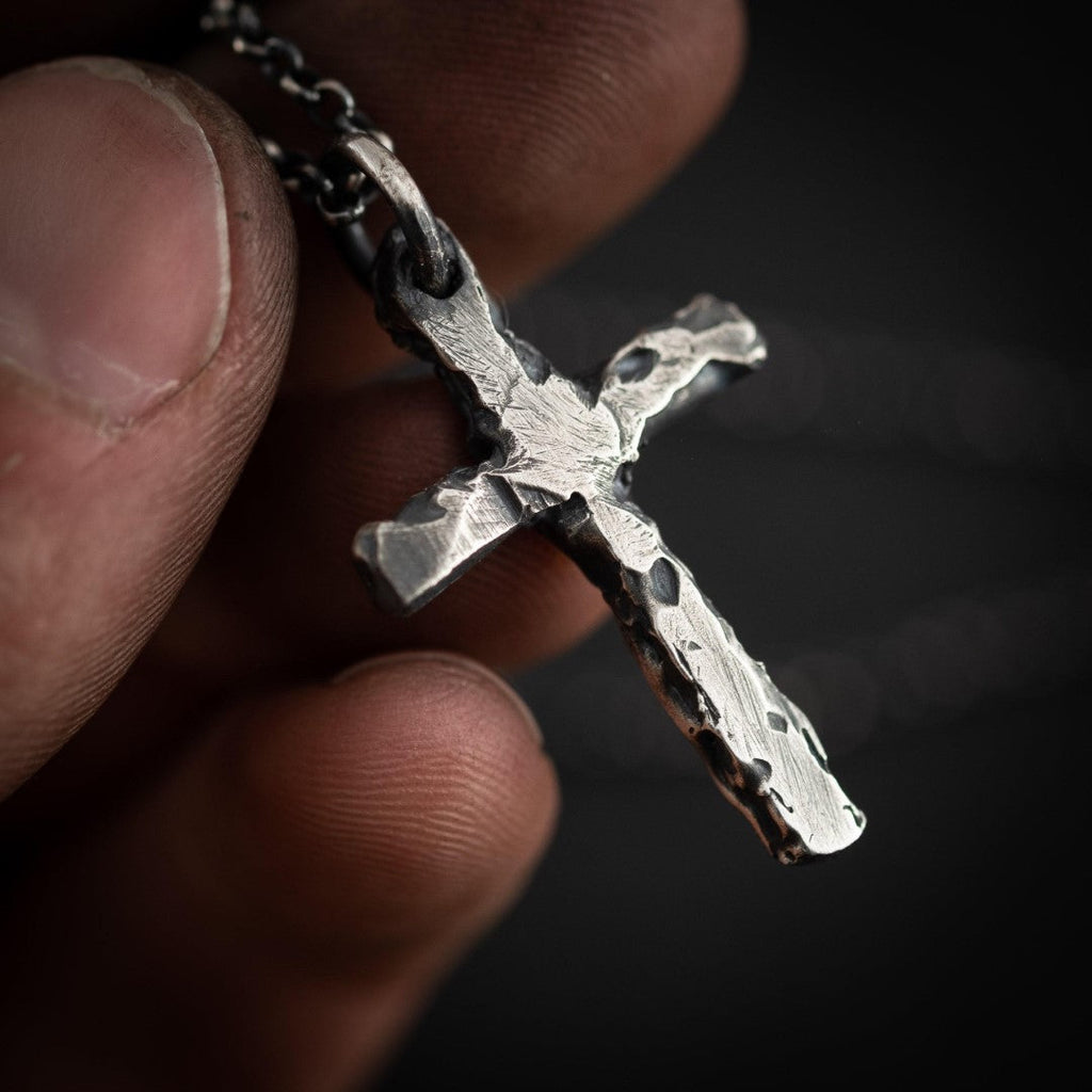 Stilvoller Herren-Kreuzanhänger aus 925er Silber – Symbol für Stärke und Charakter, handgefertigtes Geschenk für den Partner oder Ehemann | Art Diva