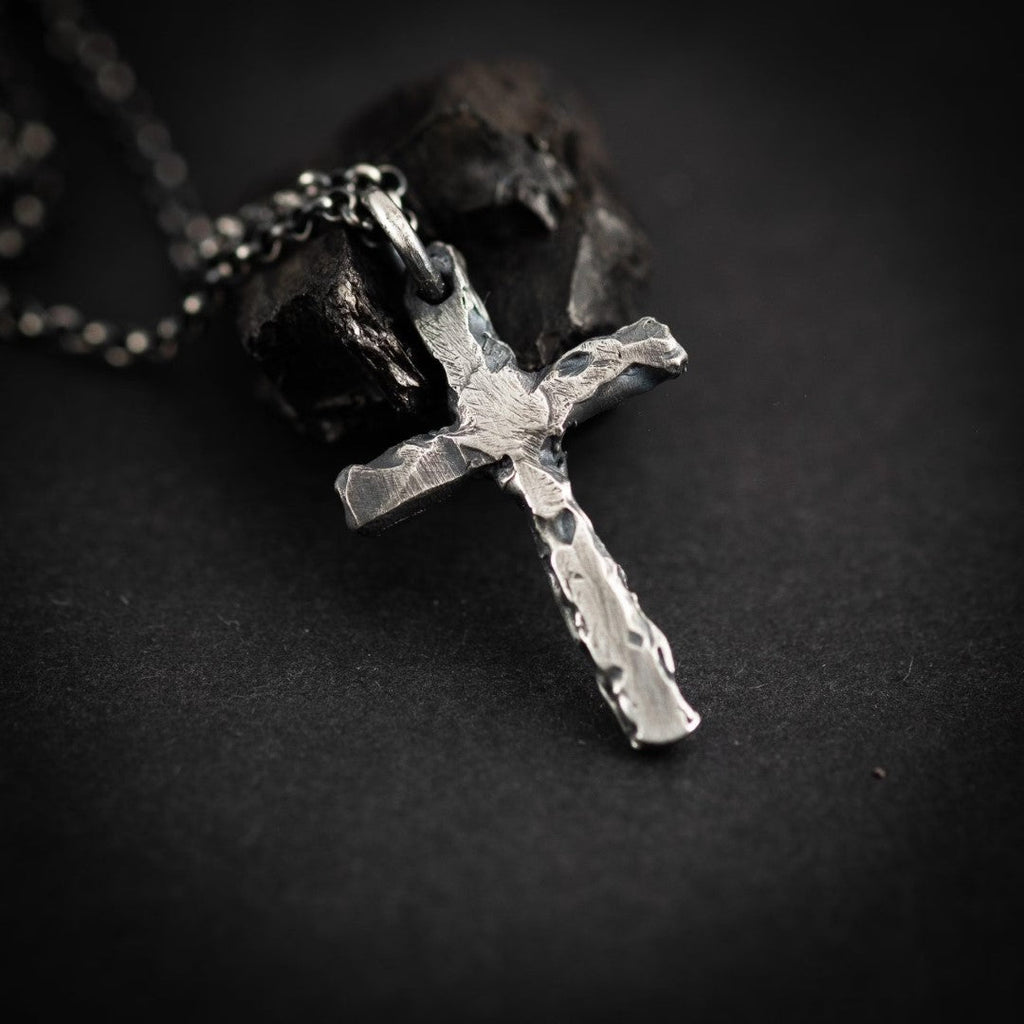 Stilvoller Herren-Kreuzanhänger aus 925er Silber – Symbol für Stärke und Charakter, handgefertigtes Geschenk für den Partner oder Ehemann | Art Diva