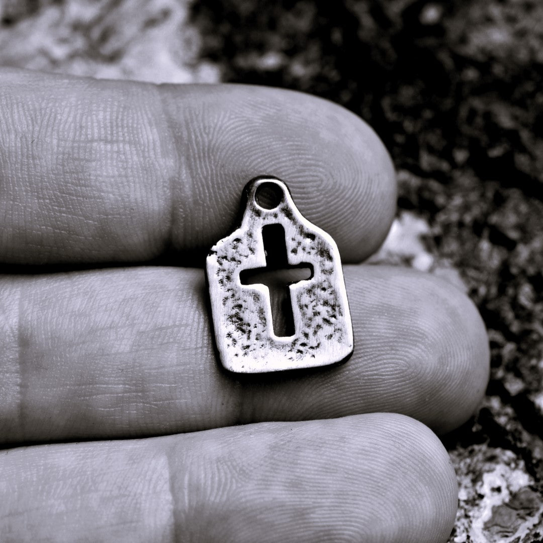 Kreuz-Anhänger für Herren aus 925er Silber – oxidiertes Schmuckstück | Art Diva