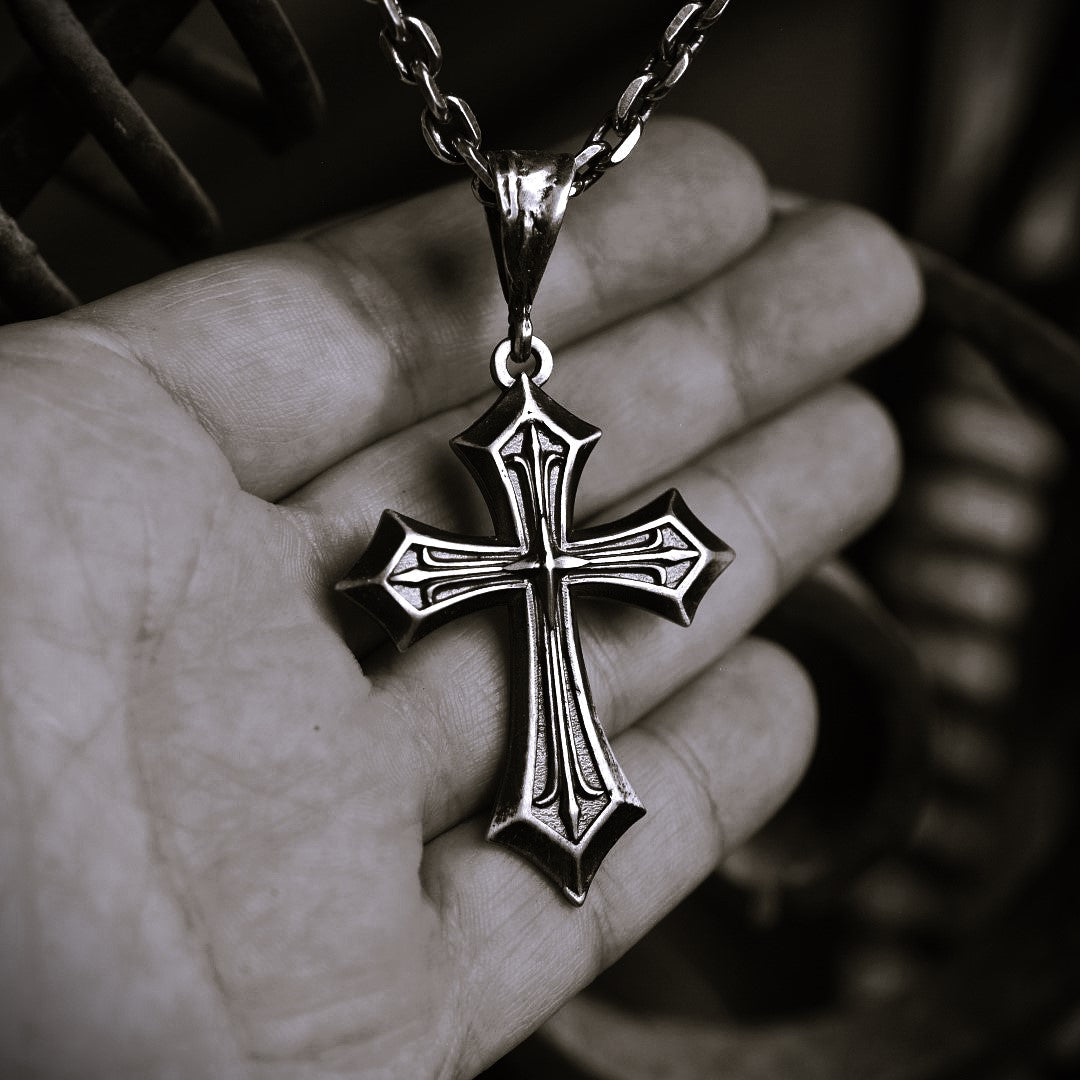 „Kreuz des Glaubens“-Anhänger für Herren aus 925er Silber – groß und massiv, Symbol für spirituelle Stärke und Schutz | Art Diva