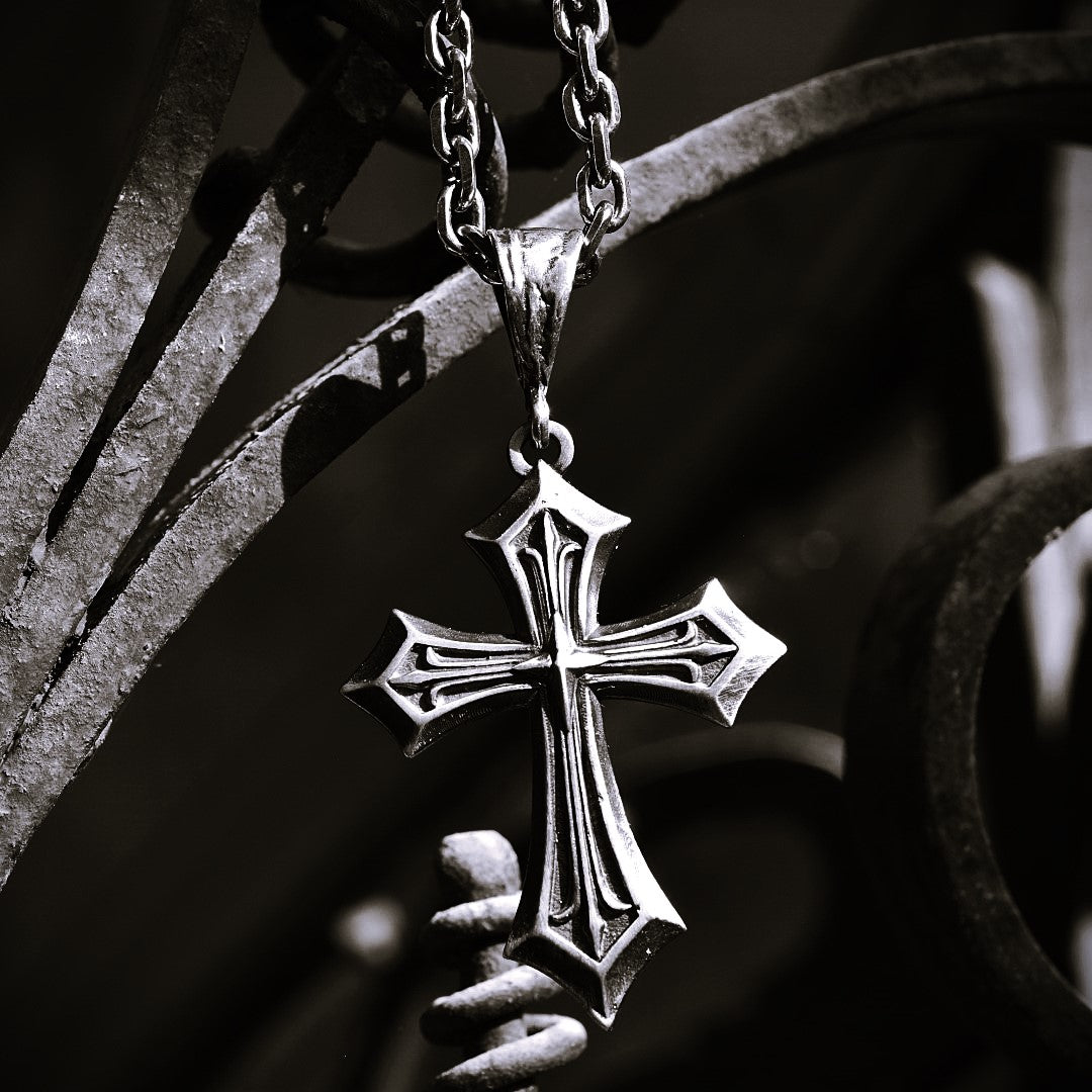 „Kreuz des Glaubens“-Anhänger für Herren aus 925er Silber – groß und massiv, Symbol für spirituelle Stärke und Schutz | Art Diva