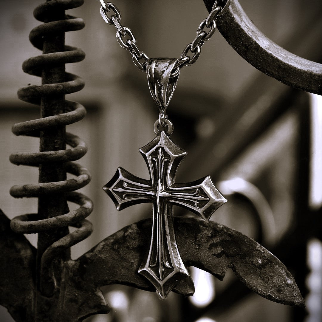 „Kreuz des Glaubens“-Anhänger für Herren aus 925er Silber – groß und massiv, Symbol für spirituelle Stärke und Schutz | Art Diva