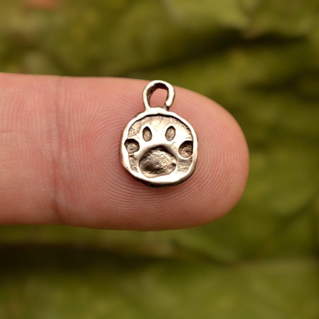 925er Silberanhänger „Pfote“ – handgefertigter Boho-Talisman für Tierliebe, skulpturales Schmuckstück und Geschenk für Hunde- oder Katzenliebhaber | Art Diva