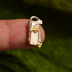 „Gesicht der Muse“ – Anhänger aus 925er Silber mit goldfarbenen Akzenten, Symbol für Inspiration, Kreativität, Selbstvertrauen und innere Stärke, Skulpturenschmuck im Boho- und rustikalen Stil | Art Diva