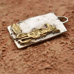 „Fuchs“-Anhänger aus 925er Silber mit goldfarbenen Akzenten – Talisman für Intuition, Weisheit, Unabhängigkeit und innere Freiheit, Skulpturenschmuck im Boho- und rustikalen Stil | Art Diva