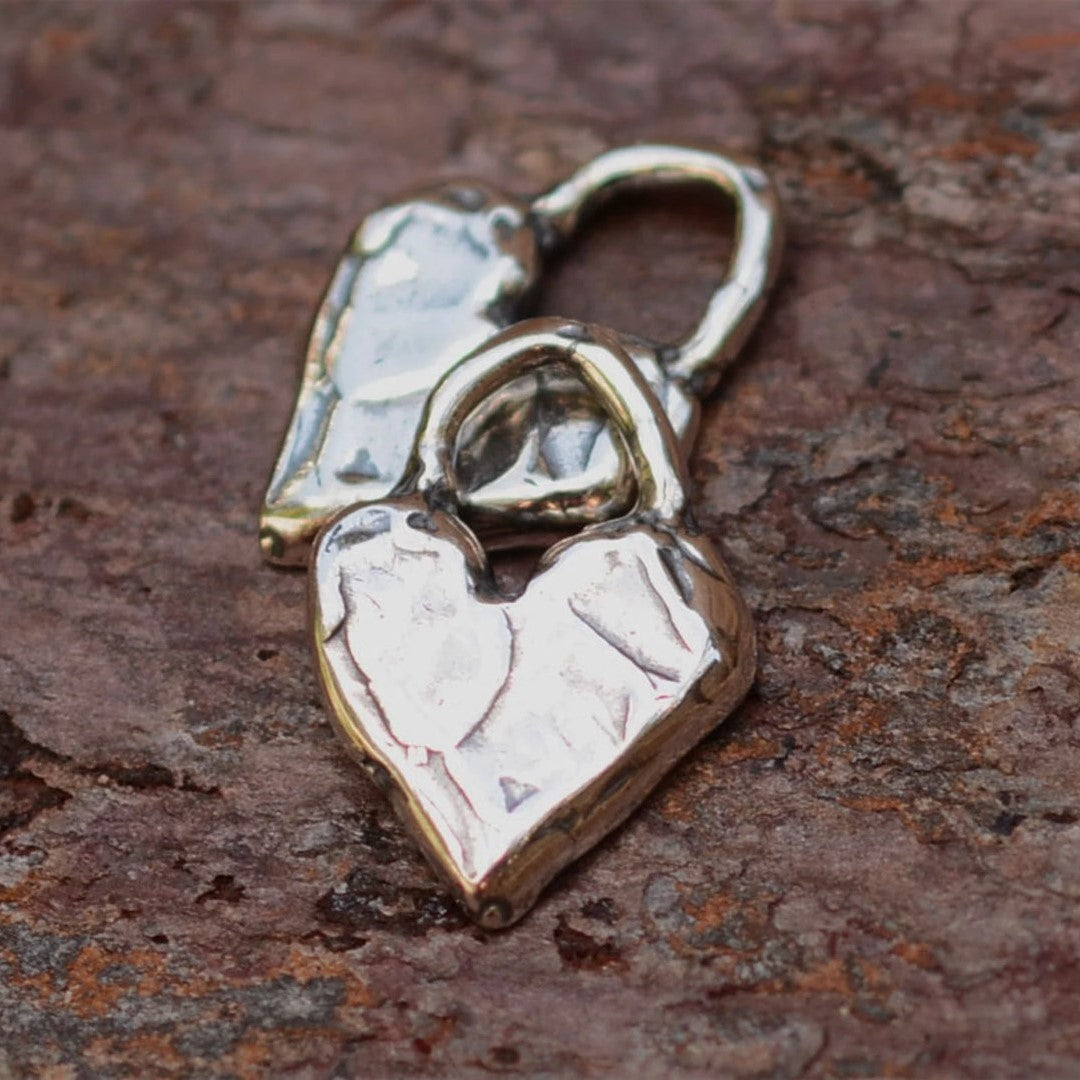 „Kleines Herz“-Liebesanhänger aus 925er Silber – Talisman für Liebe und Verbundenheit, handgefertigt im Boho-Stil | Art Diva