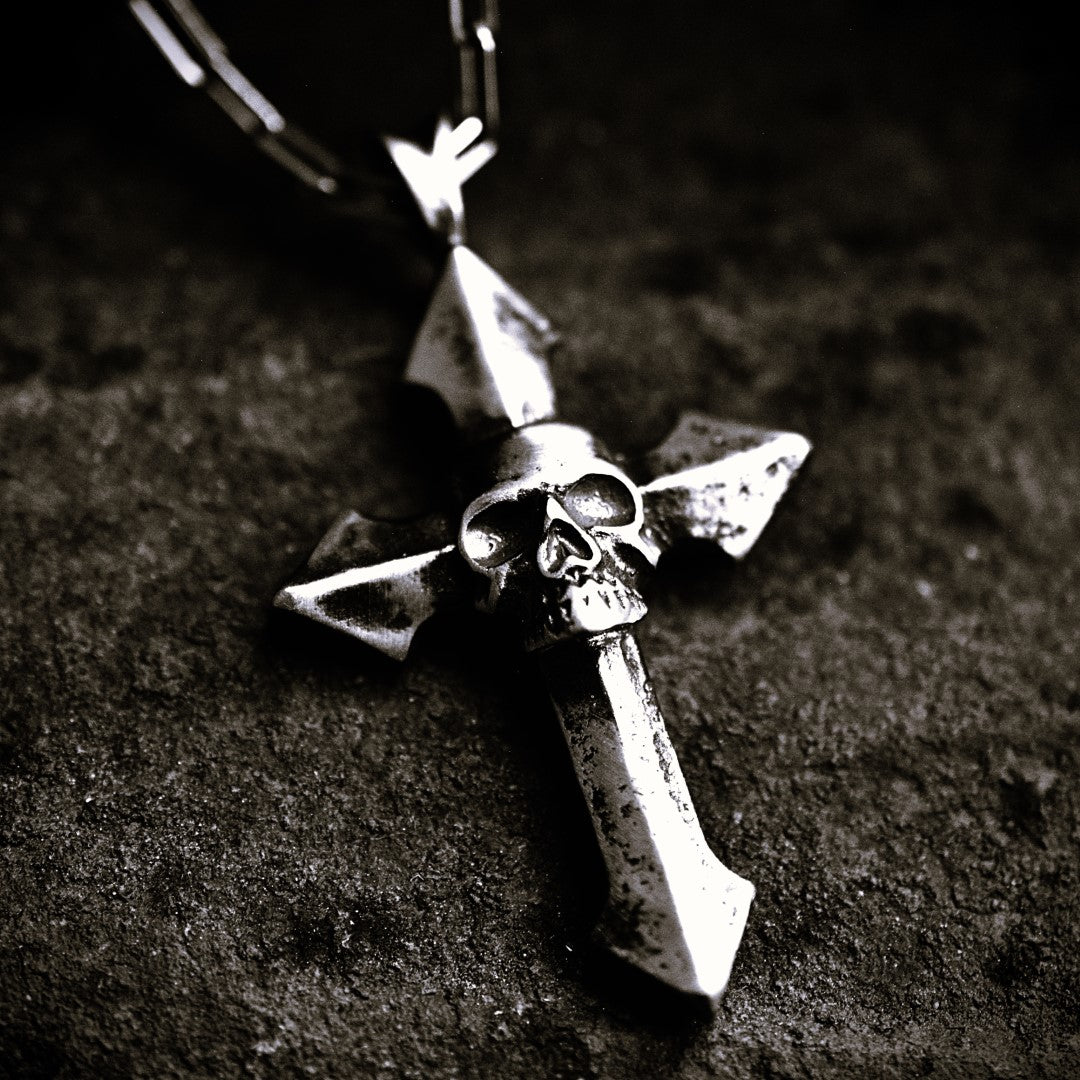 „Memento Mori“-Kreuzanhänger für Herren aus 925er Silber – Symbol für Tod und Ewigkeit | Art Diva