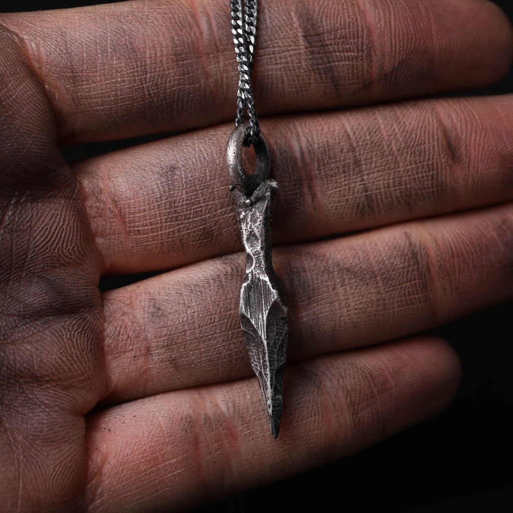 Dolch-Anhänger aus 925er Silber – Herrenanhänger als Symbol für Stärke und Schutz, handgefertigtes rustikales Skulpturenschmuckstück | Art Diva
