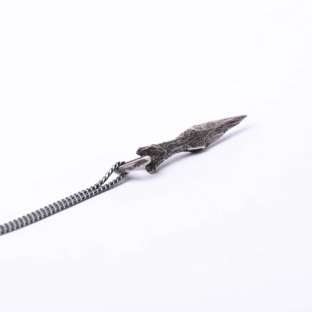 Dolch-Anhänger aus 925er Silber – Herrenanhänger als Symbol für Stärke und Schutz, handgefertigtes rustikales Skulpturenschmuckstück | Art Diva