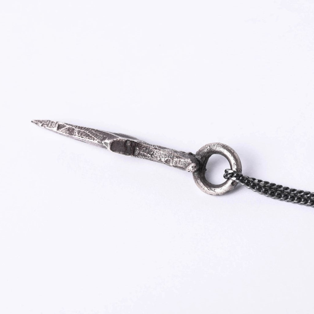 Dolch-Anhänger aus 925er Silber – Herrenanhänger als Symbol für Stärke und Schutz, handgefertigtes rustikales Skulpturenschmuckstück | Art Diva