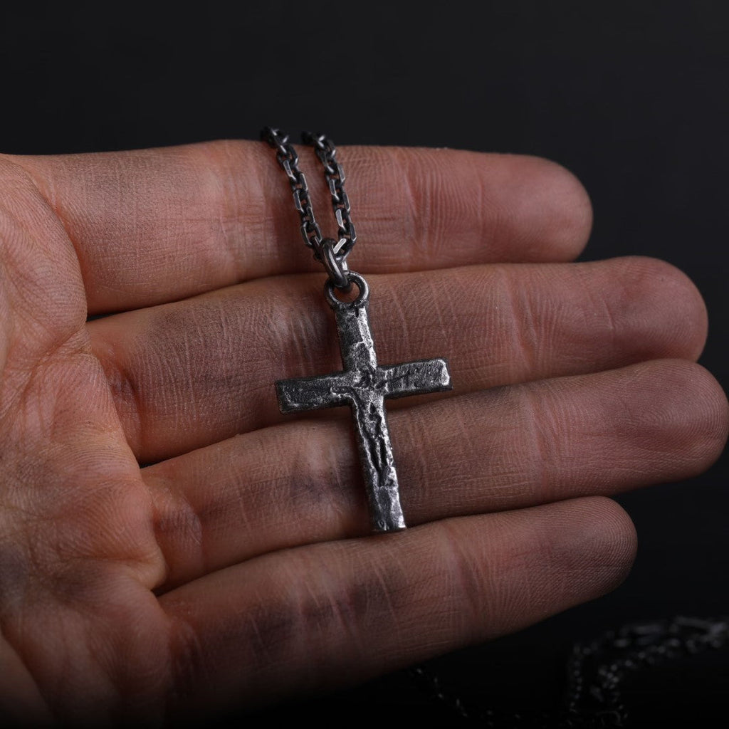 „Kreuzigung“-Kreuzanhänger für Herren aus 925er Sterlingsilber mit Jesus Christus – handgefertigt | Art Diva