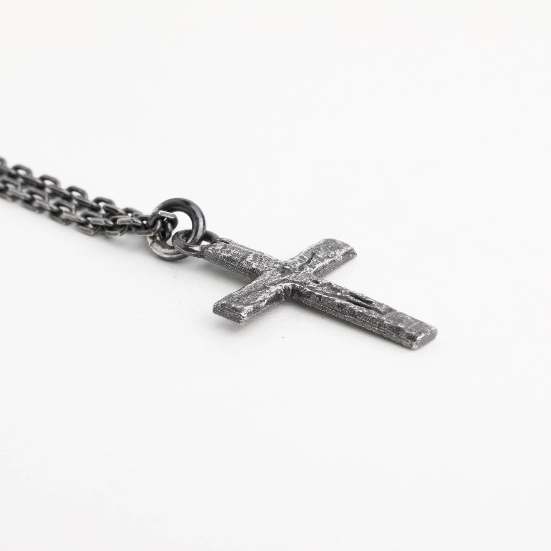 „Kreuzigung“-Kreuzanhänger für Herren aus 925er Sterlingsilber mit Jesus Christus – handgefertigt | Art Diva