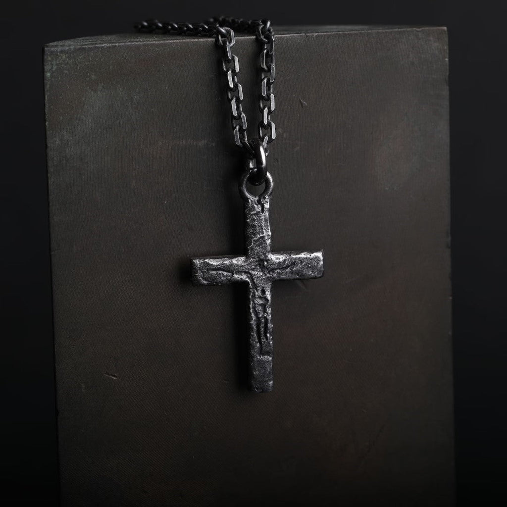 „Kreuzigung“-Kreuzanhänger für Herren aus 925er Sterlingsilber mit Jesus Christus – handgefertigt | Art Diva