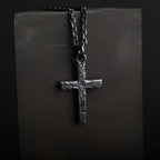 „Kreuzigung“-Kreuzanhänger für Herren aus 925er Sterlingsilber mit Jesus Christus – handgefertigt | Art Diva