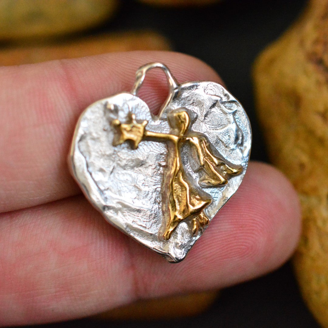 Schutzengel-Herz-Anhänger mit Engel und Stern aus 925er Silber – Talisman für Schutz, Liebe und Glauben, handgefertigt im Boho- und rustikalen Stil | Art Diva