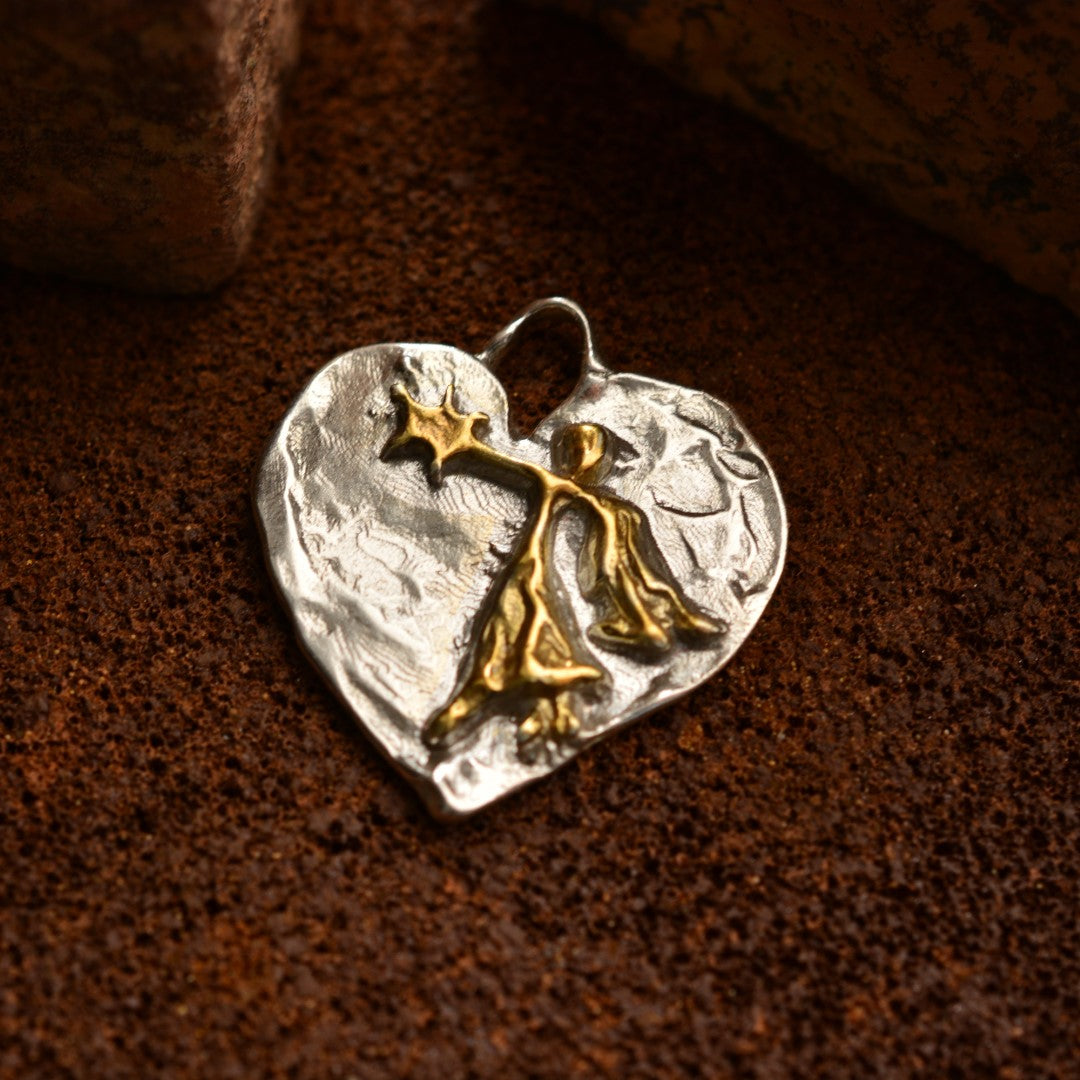 Schutzengel-Herz-Anhänger mit Engel und Stern aus 925er Silber – Talisman für Schutz, Liebe und Glauben, handgefertigt im Boho- und rustikalen Stil | Art Diva