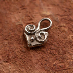 Herzanhänger aus 925er Silber – handgefertigter Liebestalisman und Skulpturenschmuck im Boho-Stil, ideales Geschenk für Mutter, Tochter oder Freundin | Art Diva