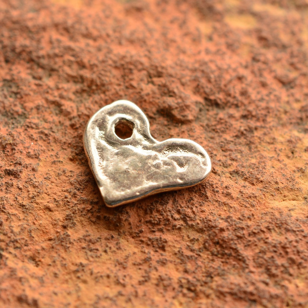 Herz-Anhänger aus 925er Silber – Talisman für Liebe und Verbundenheit, handgefertigt im Boho- und rustikalen Stil | Art Diva