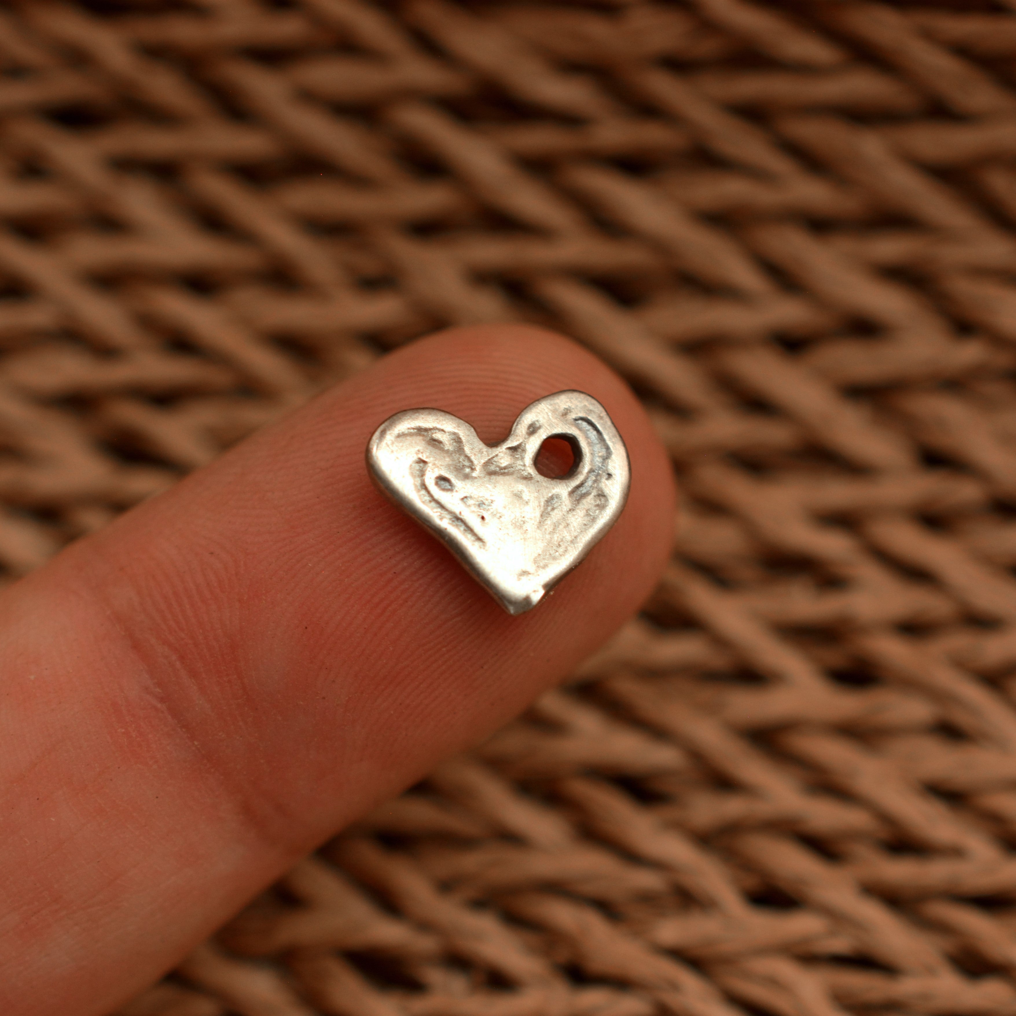 Herz-Anhänger aus 925er Silber – Talisman für Liebe und Verbundenheit, handgefertigt im Boho- und rustikalen Stil | Art Diva