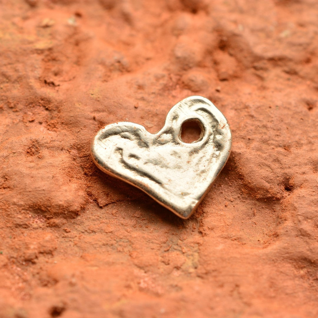Herz-Anhänger aus 925er Silber – Talisman für Liebe und Verbundenheit, handgefertigt im Boho- und rustikalen Stil | Art Diva