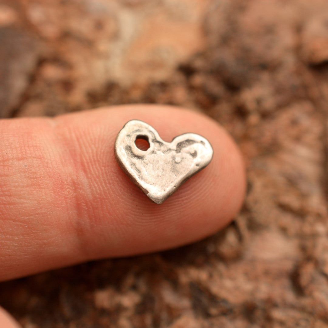 Herz-Anhänger aus 925er Silber – Talisman für Liebe und Verbundenheit, handgefertigt im Boho- und rustikalen Stil | Art Diva