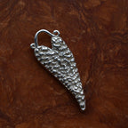 „Herz“ – handgefertigter Anhänger aus 925er Silber, Talisman für Liebe und Emotionen, Skulpturenschmuck im Boho- und rustikalen Stil | Art Diva