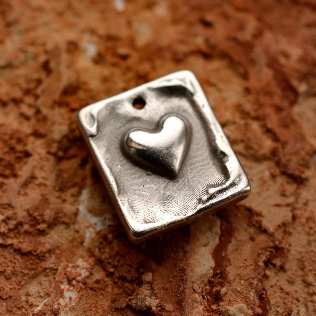 „Herz“ – handgefertigter Anhänger aus 925er Silber, Talisman für Liebe und Schutz im Boho- und rustikalen Stil | Art Diva