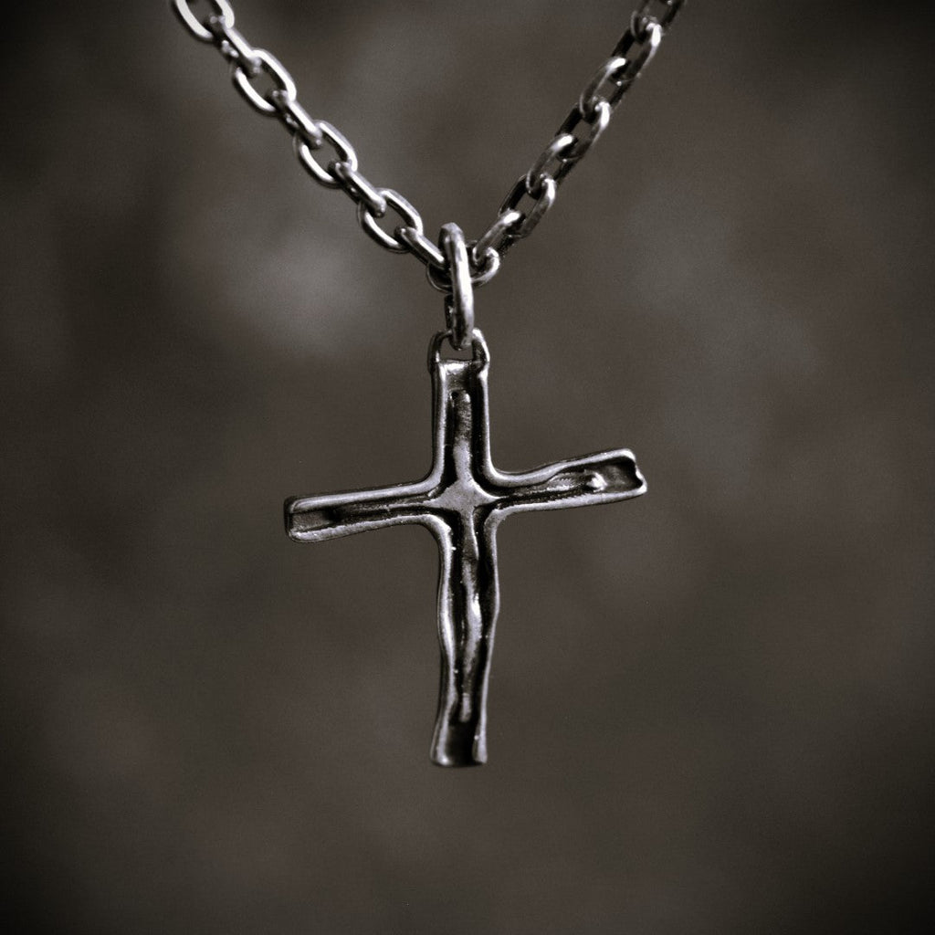 Kreuz-Anhänger für Damen aus 925er Silber – handgefertigt mit oxidierter Oberfläche im Boho-Rustik-Stil | Art Diva