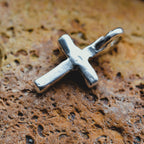 Kreuz-Anhänger aus 925er Silber – minimalistisches, handgefertigtes Design | Art Diva