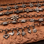 „Wiesenblumen“-Armband aus 925er Silber – Talisman für Zartheit und einen freien Geist, oxidierter skulpturaler Schmuck im Boho-Rustik-Stil | Art Diva