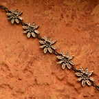 „Edelweiß“-Armband aus 925er Silber – Symbol für Reinheit, Mut und ewige Liebe, oxidierter skulpturaler Schmuck im Boho-Rustik-Stil | Art Diva