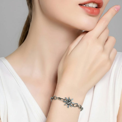 Armband „Edelweiß“ aus 925er Silber – Talisman für Mut und reine Liebe, oxidierter Skulpturenschmuck im Boho-Rustik-Stil | Art Diva