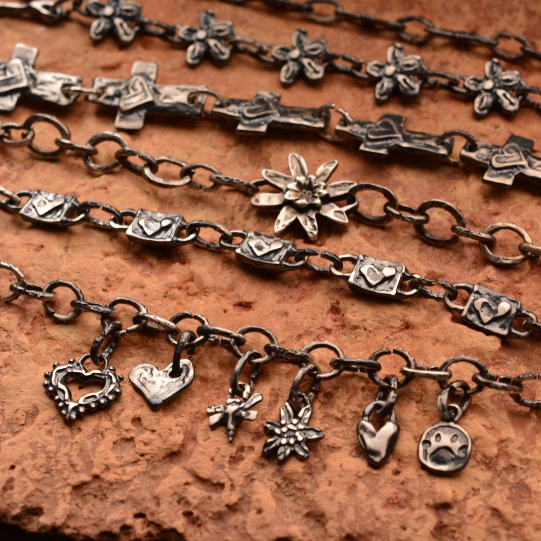 Herzen im Rhythmus – Armband aus 925er Silber | Symbol für Liebe & Verbundenheit | Art Diva