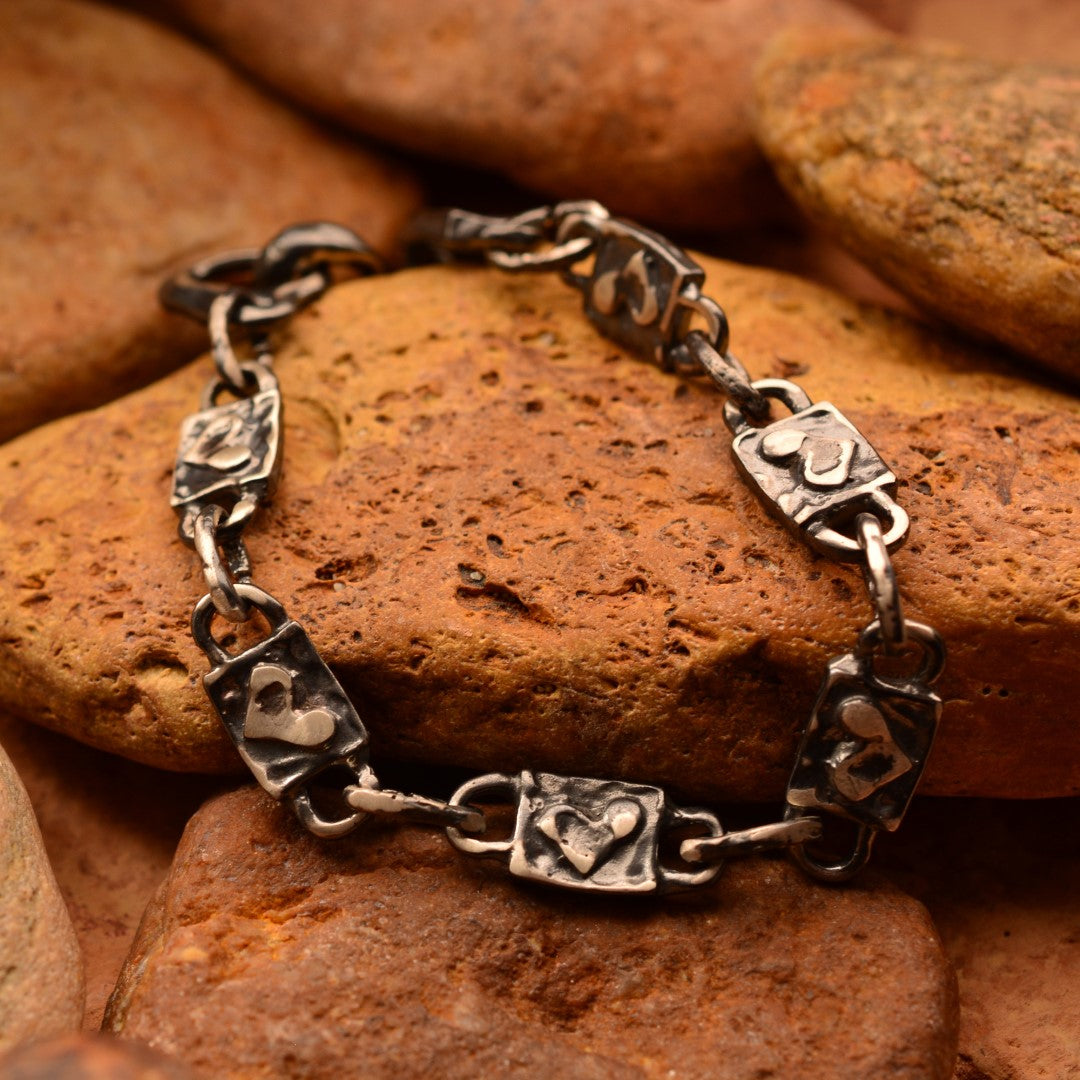 Herzen im Rhythmus – Armband aus 925er Silber | Symbol für Liebe & Verbundenheit | Art Diva