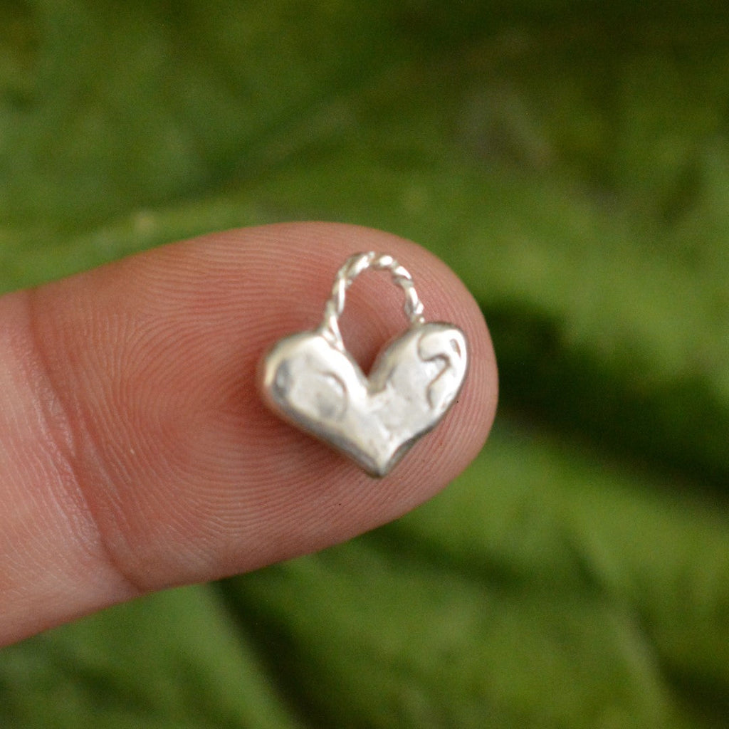 Kleines Herz – Anhänger aus 925er Silber | Talisman für Liebe & Verbundenheit | Art Diva