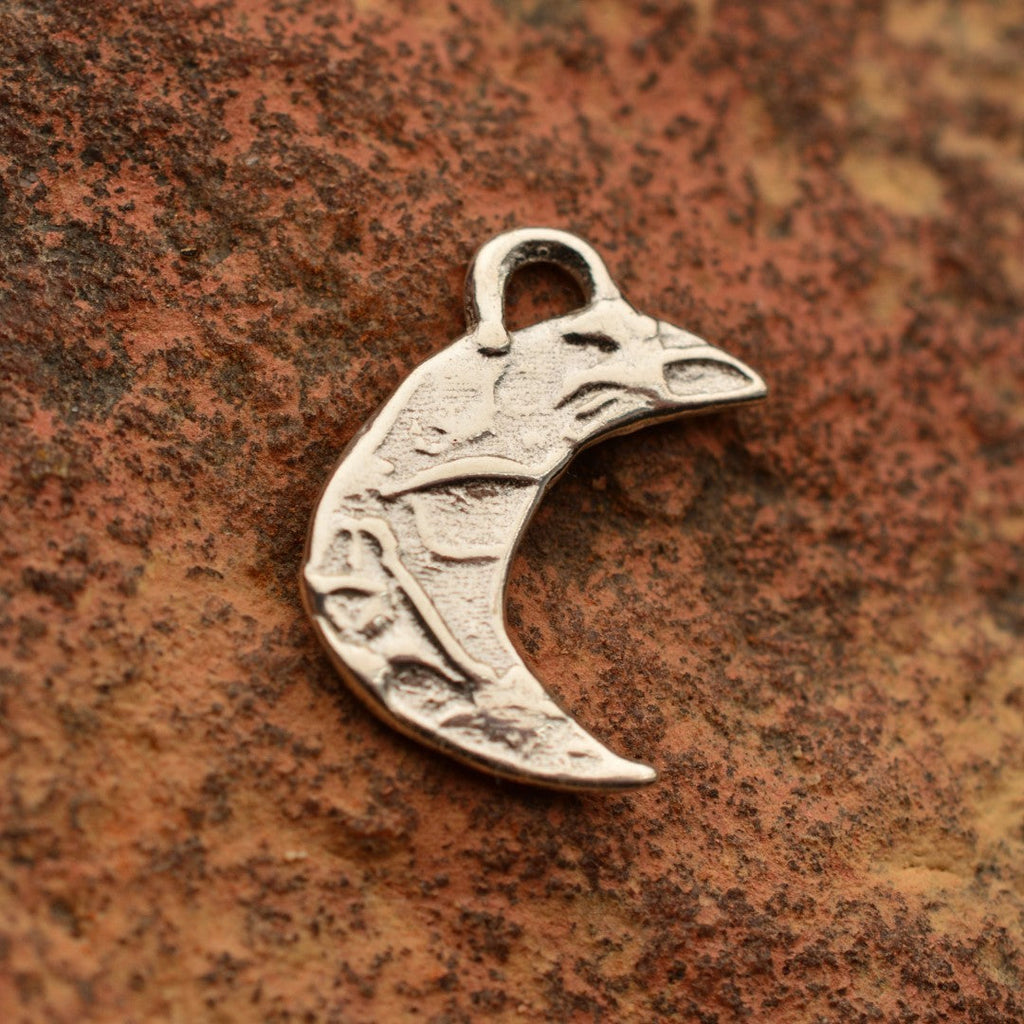 Halbmond-Amulett-Anhänger aus 925er Silber – Talisman für Intuition und einen Neuanfang, handgefertigter Skulpturenschmuck im Boho- und rustikalen Stil | Art Diva