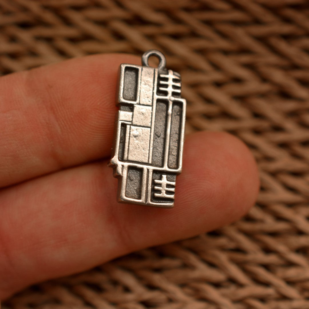 „Genesis“ – handgefertigter Anhänger aus 925er Silber, künstlerischer Skulpturenschmuck für einen Neuanfang im Boho- und rustikalen Stil | Art Diva