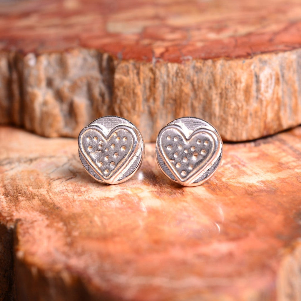 „Herz“-Mini-Ohrstecker aus 925er Silber – romantische Ohrringe | Art Diva